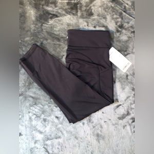 BNWT, lululemon, Invigorate HR tight 25”